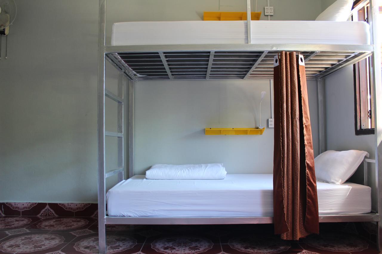 Aham Hostel (Adults Only) Λουάνγκ Πραμπάνγκ Εξωτερικό φωτογραφία