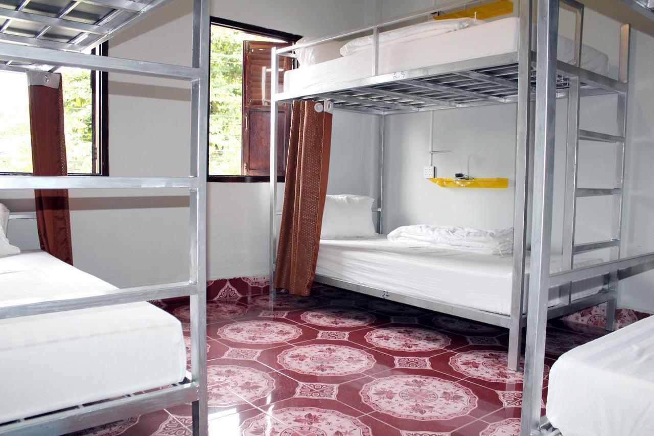 Aham Hostel (Adults Only) Λουάνγκ Πραμπάνγκ Εξωτερικό φωτογραφία