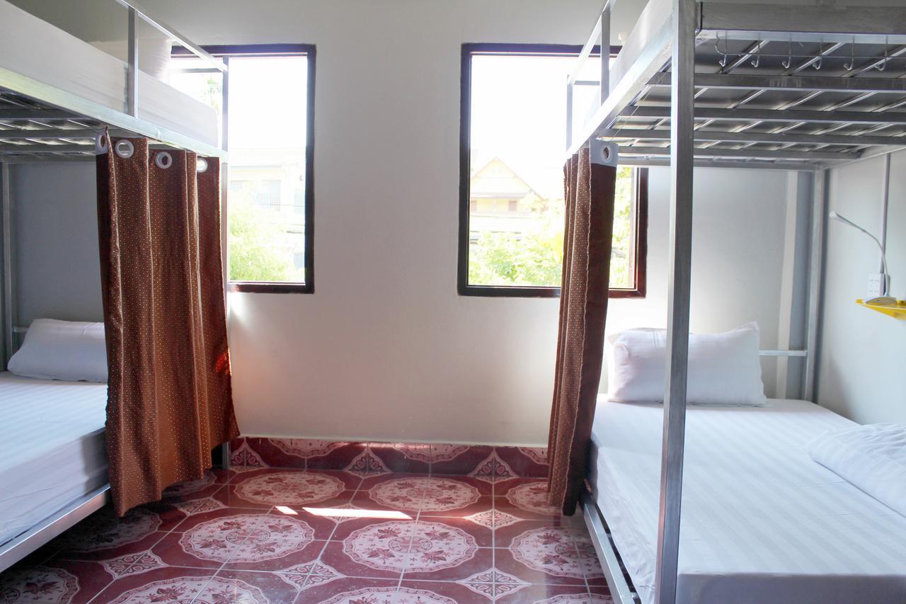 Aham Hostel (Adults Only) Λουάνγκ Πραμπάνγκ Εξωτερικό φωτογραφία