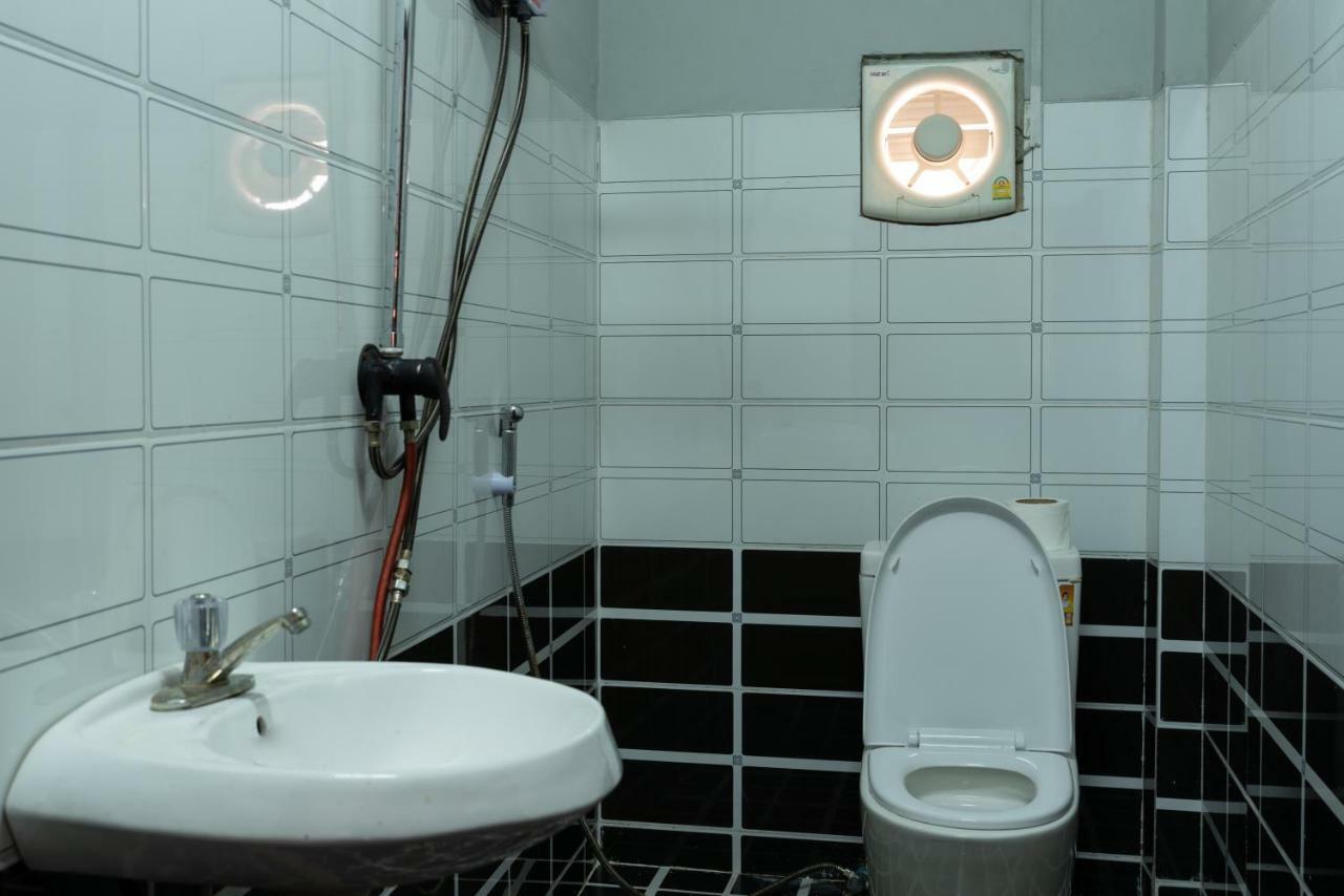 Aham Hostel (Adults Only) Λουάνγκ Πραμπάνγκ Εξωτερικό φωτογραφία